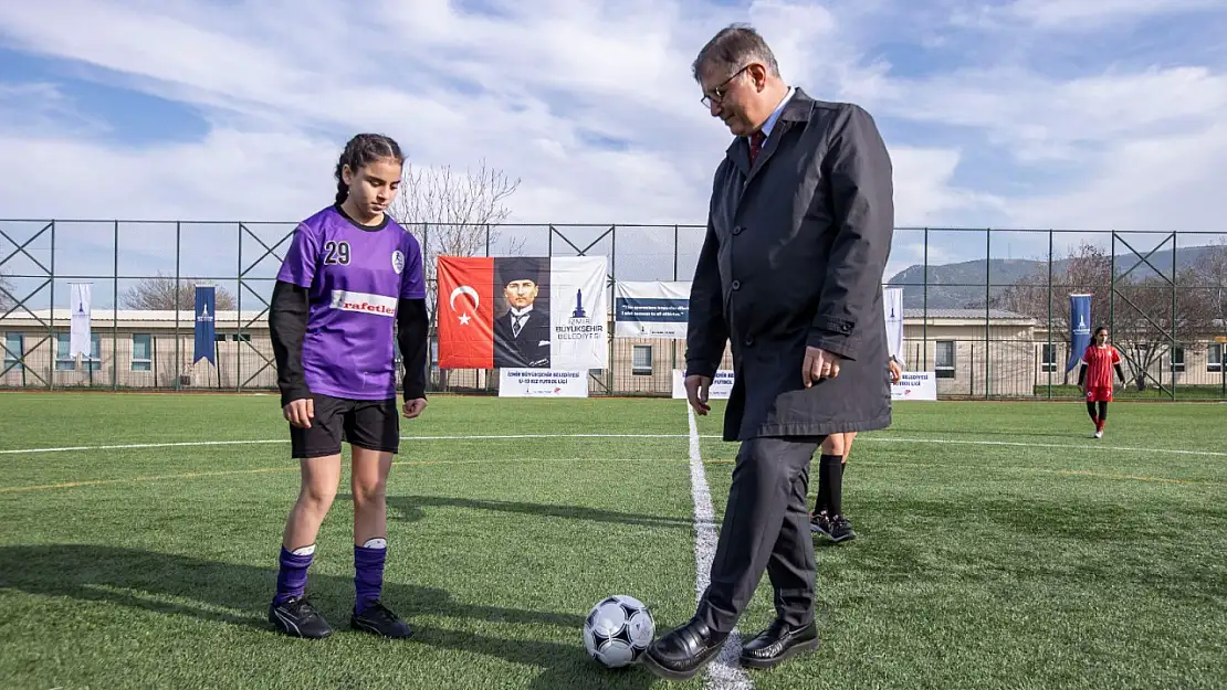 Büyükşehir sponsor oldu, santra vuruşunu Başkan yaptı