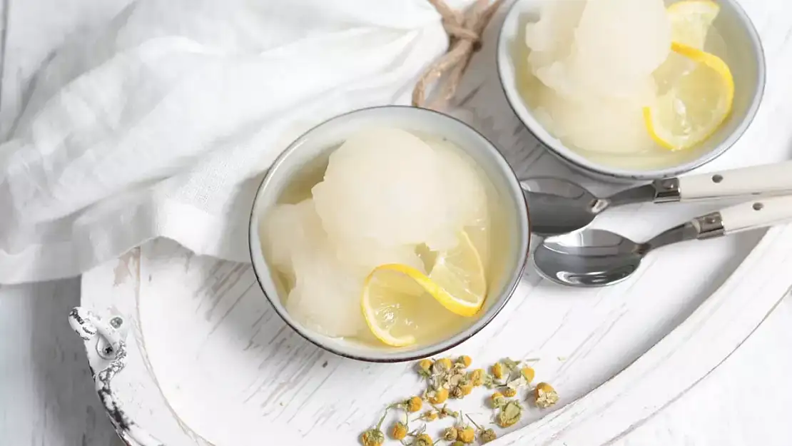 Buzdolabındaki limonları değerlendirin:  Evde limon sorbeyle ferahlayın!