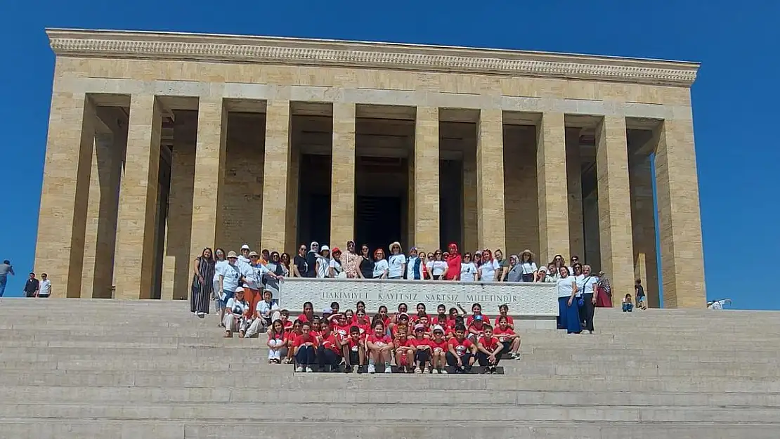 Çağdaş Yaşam Çocuk Korosu’ndan Anıtkabir’e ziyaret