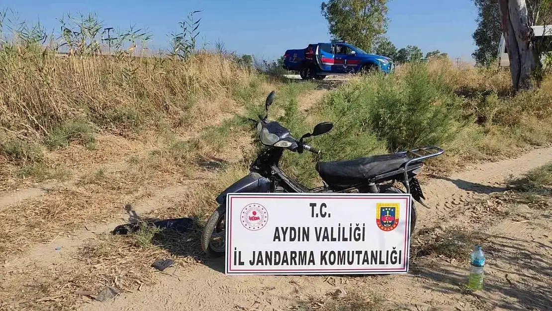 Çaldığı motosikleti parçalarken jandarmaya yakalandı