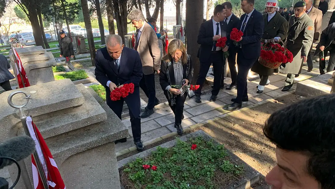 Çanakkale Şehitleri İzmir'de anıldı