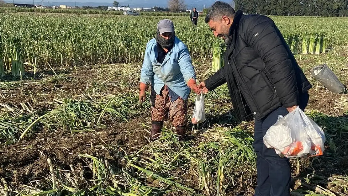 Celal Özbay’dan çiftçilere siyasi ziyaret