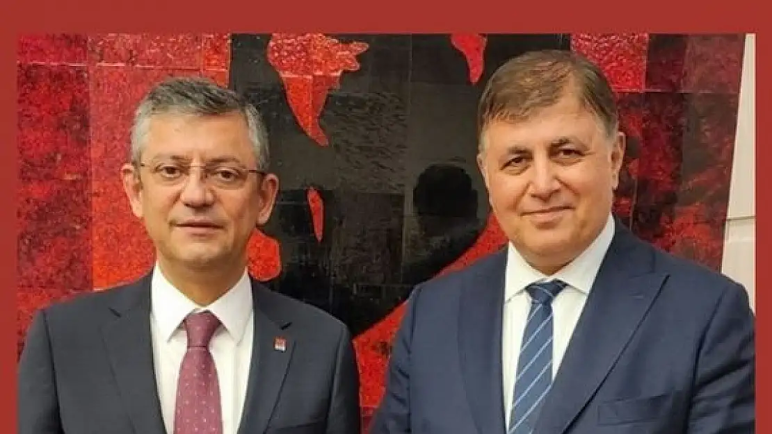 Cemil Tugay CHP Lideri Özgür Özel ile bir araya geldi