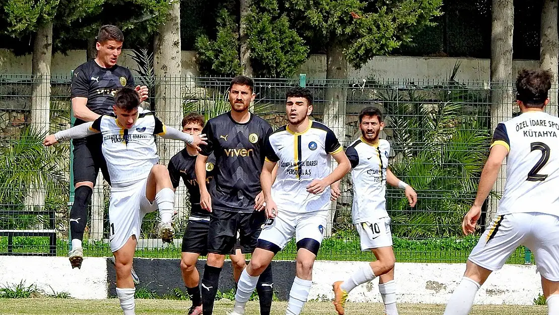 Çeşme Belediyespor liderliğini sürdürdü