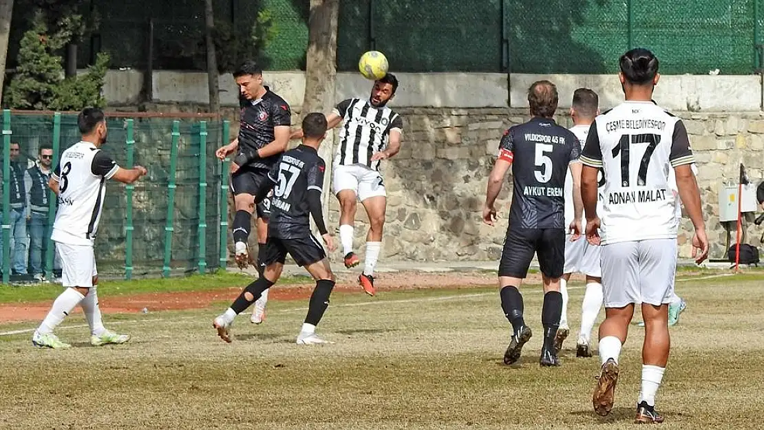 Çeşme Belediyespor liderliğini korudu