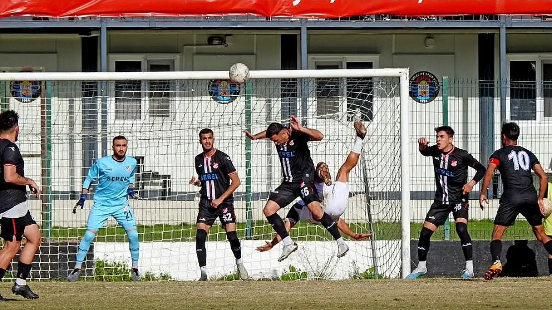 Çeşme Belediyespor sahasında galip