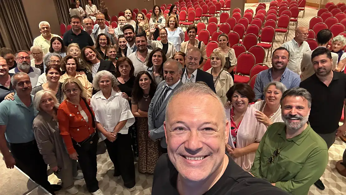 Çeşme'de sanat dolu bir gece: Levent Üzümcü'den ilham veren sözler