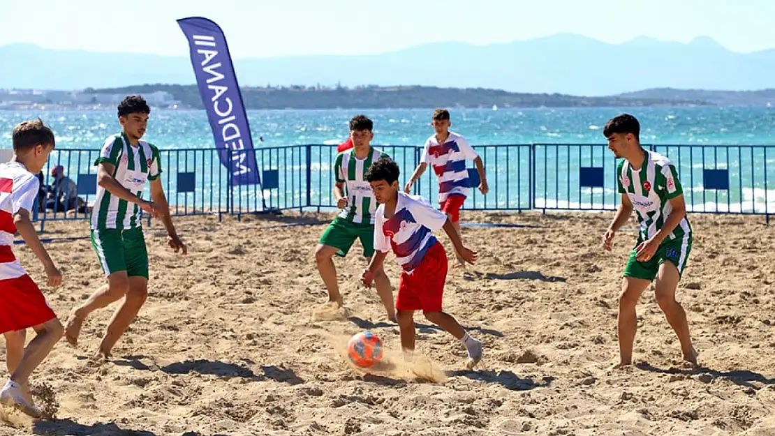 Çeşme'de spor coşkusu devam ediyor