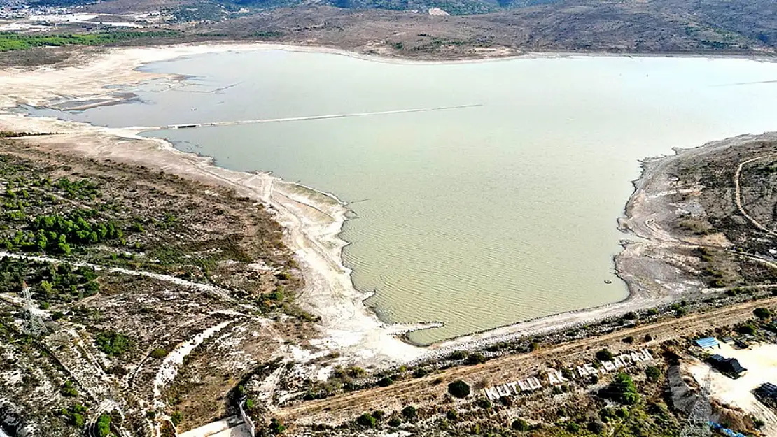 Çeşme'de su alarmı: Belediye'den yasak üstüne yasak geldi
