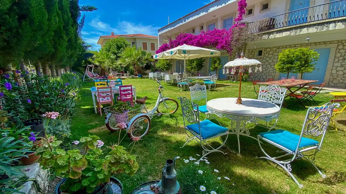 Çeşme'de uygun fiyatlı tatil mümkün mü? 2025 için bütçe dostu tatil rehberi açıklandı!