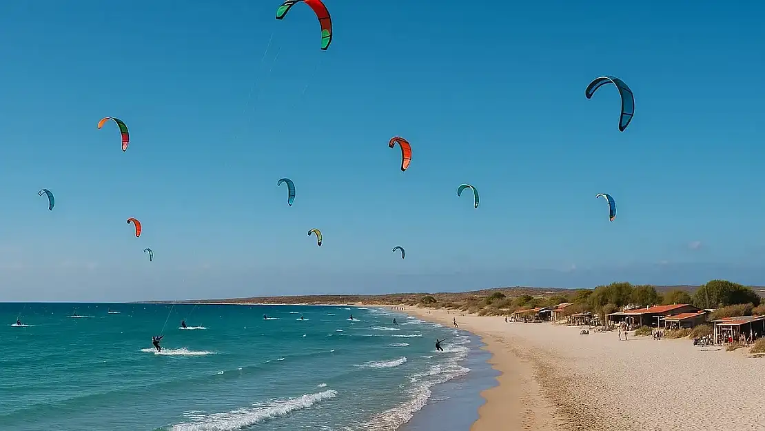Çeşme mi, Bodrum mu? Kitesurfçüler kararını verdi: İzmir'deki bu plaj fark yaratıyor!