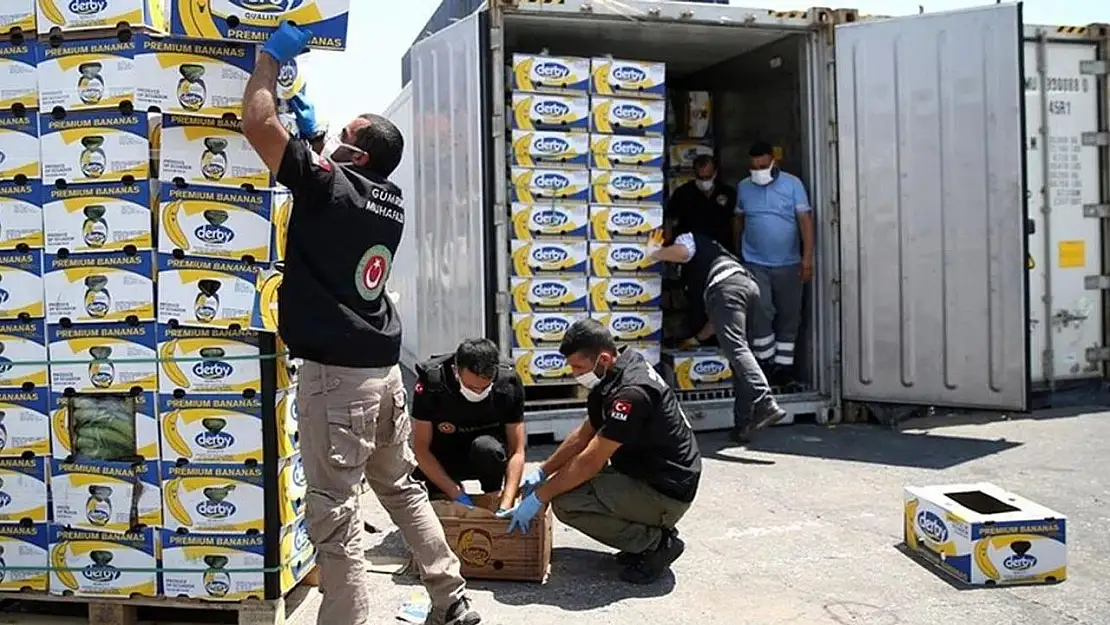 Çeşme Ulusoy Limanı'nda 30 kilo kokain ve 100 kilo Skunk ele geçirildi