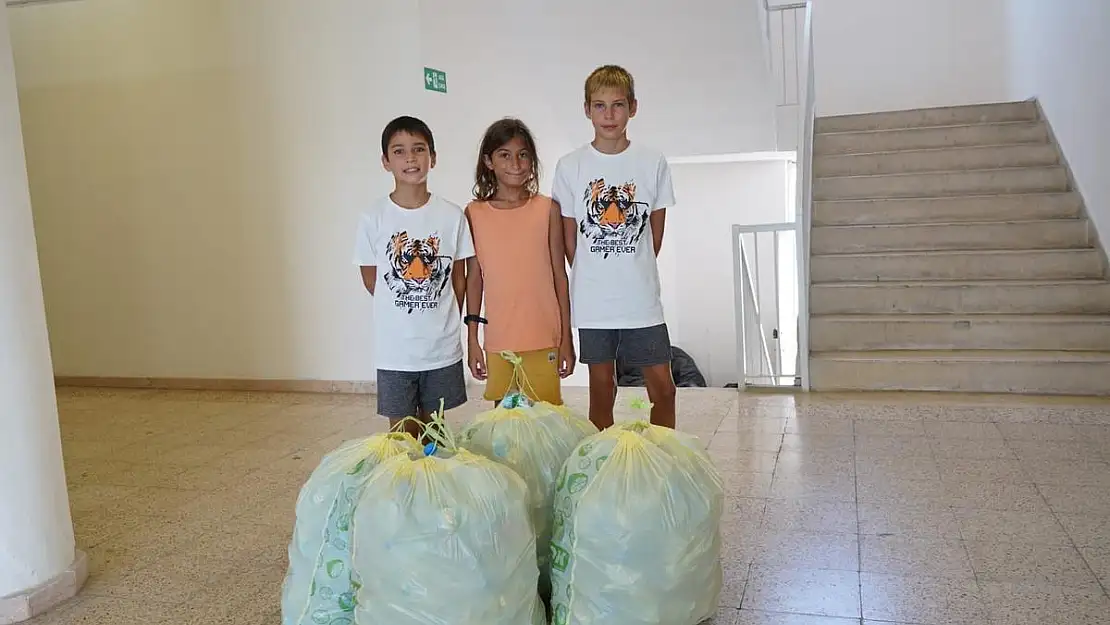 Çeşme’de atıklar çocukları sevindiriyor