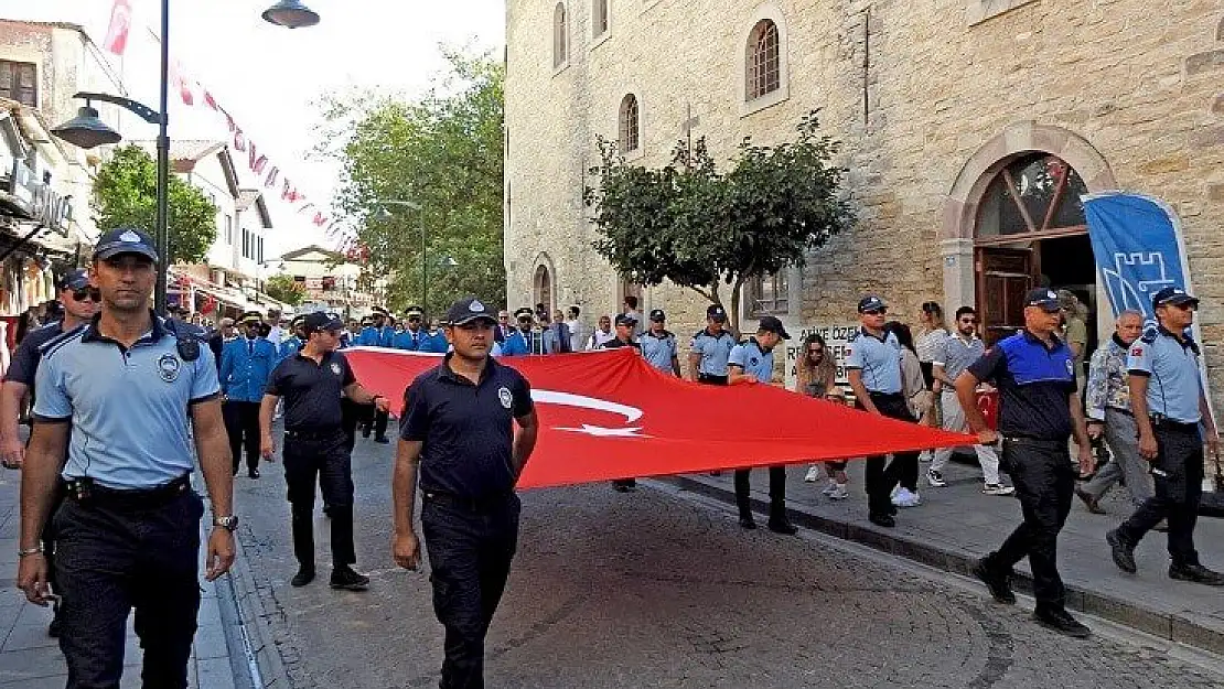 Çeşme'nin düşman işgalinden kurtuluşu coşkuyla kutlandı