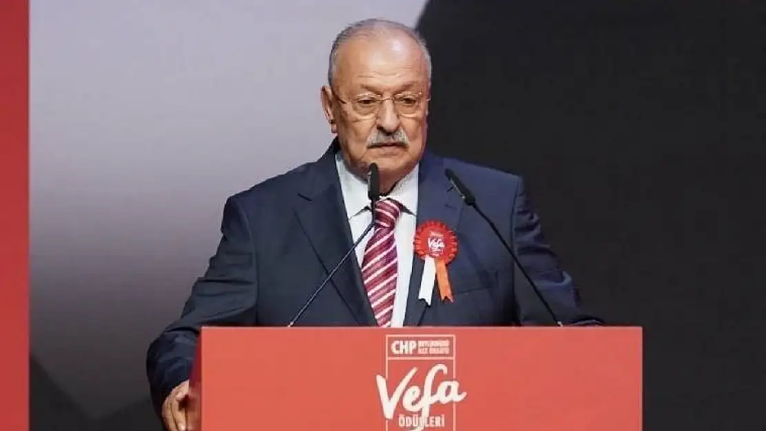 CHP Lideri Özel duyurdu: CHP'li isim yaşamını yitirdi! 