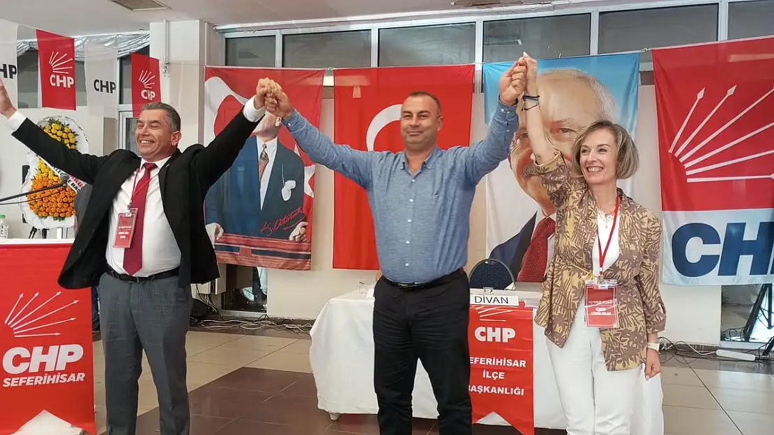 CHP Seferihisar'ın yeni ilçe başkanı Rahmi Tezel Çınar oldu