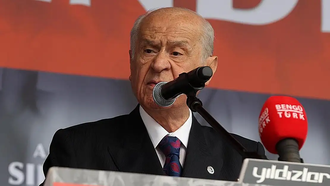 CHP’den MHP’ye: Titre ve kendine dön