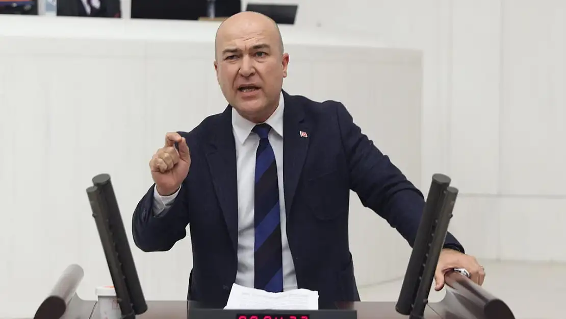 CHP'li Bakan'dan  Soylu'ya: Katar, ay yıldızlı üniformamızı istemedi mi?