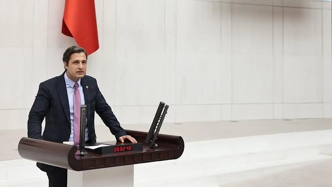 CHP’li Deniz Yücel: Maaşın yarıdan fazlası kiraya gidiyor!