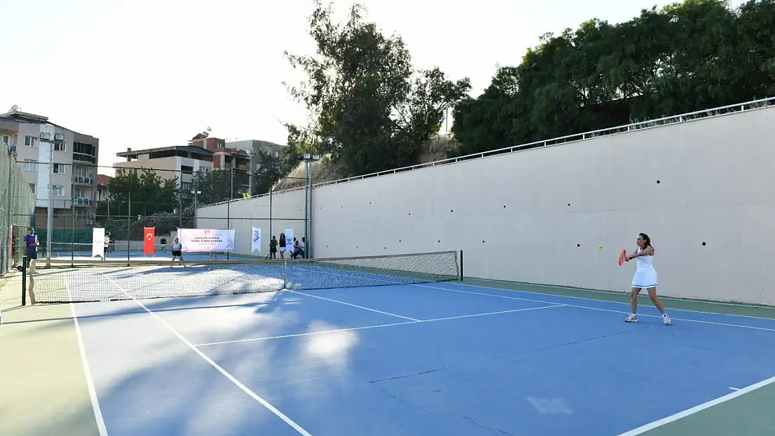 Çiğli'de 19 Mayıs rüzgarı sporla esti