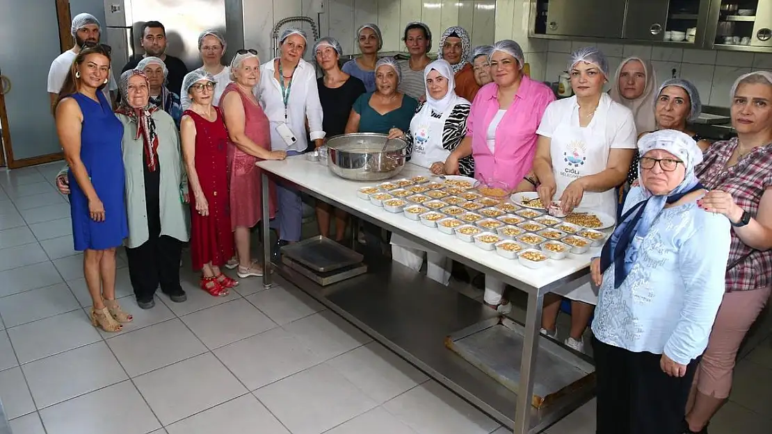 Çiğlili kadınlar aşure atölyesinde