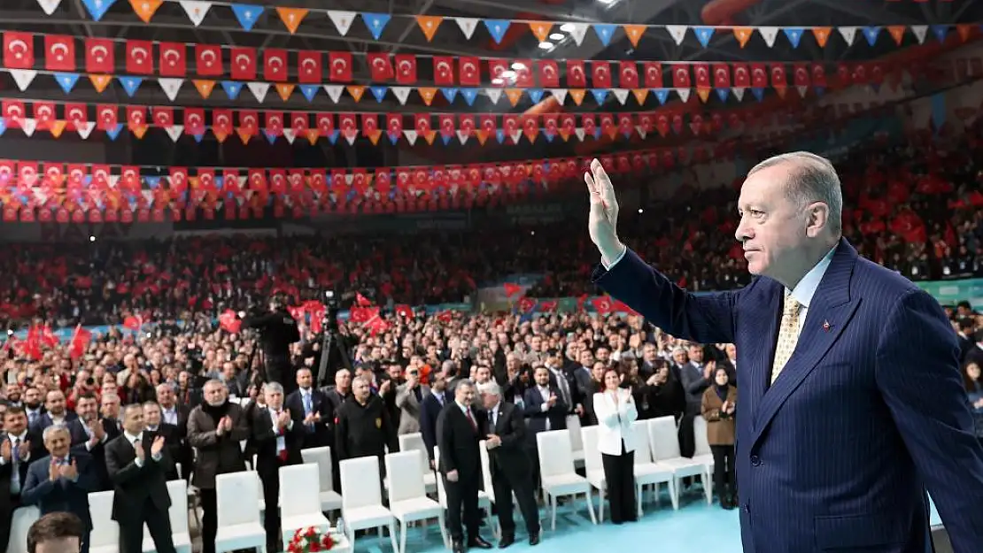 Cumhurbaşkanı Erdoğan: Hükümetimizin gündeminin değişmez ilk maddesi depremde yıkılan şehirlerimizin yeniden inşası ve ihyasıdır