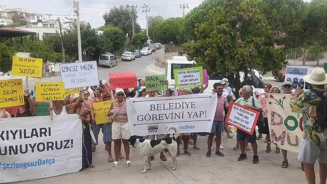 Datça’da halk belediye yönetimini protesto etti