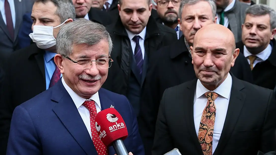 Davutoğlu, İzmir’de STK ve esnaf temsilcileriyle buluştu