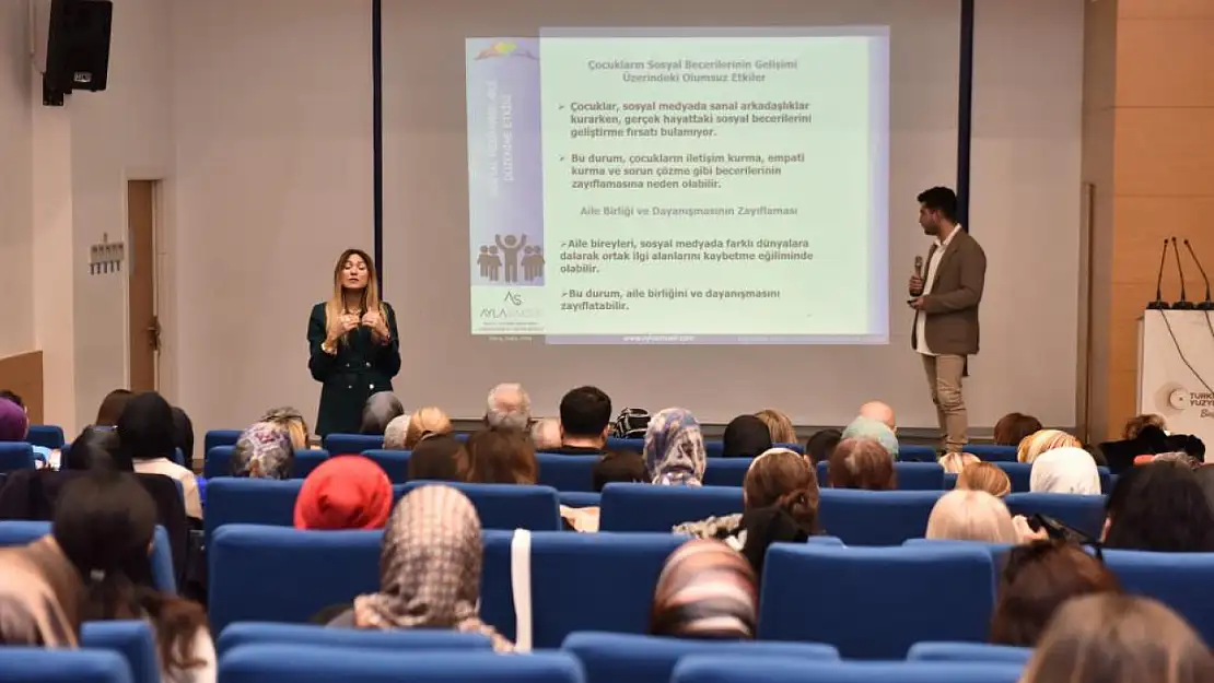 Değerlere bilimsel bakış: Aile Sempozyumu'na yoğun katılım