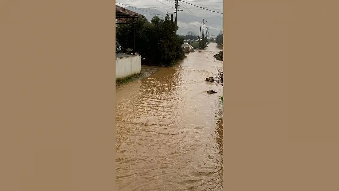 Her yağmurda aynı manzara… Demircili Mahallesi sular altında!