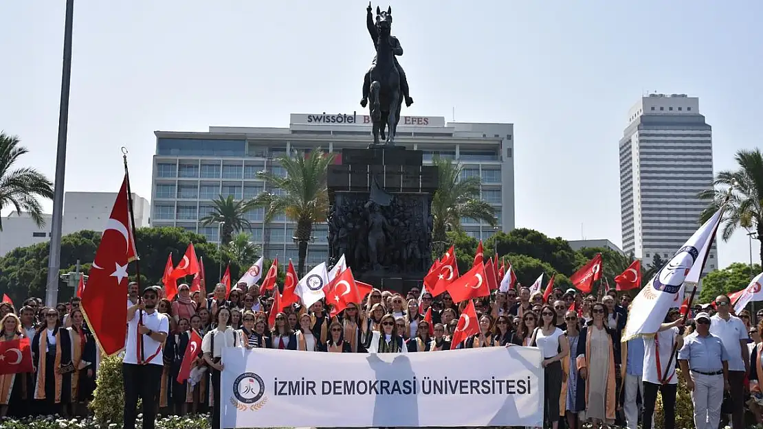 Demokrasi Yürüyüşü için meydana indiler