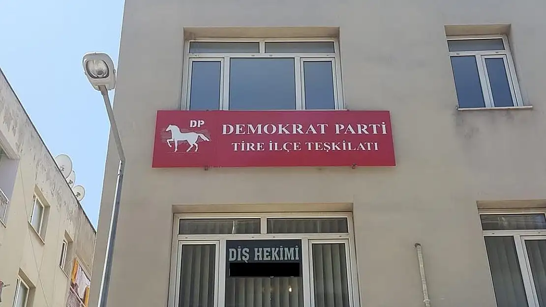 Demokrat Parti Tire İlçe Yönetimi topluca istifa etti