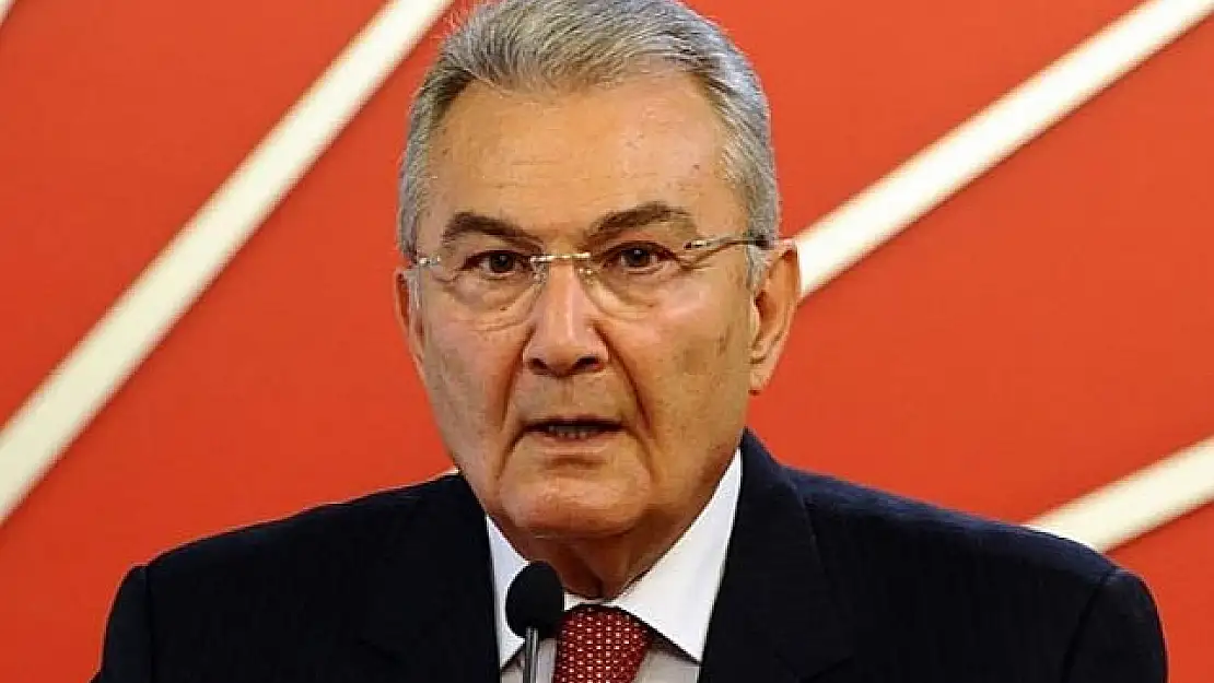 Deniz Baykal kimdir?