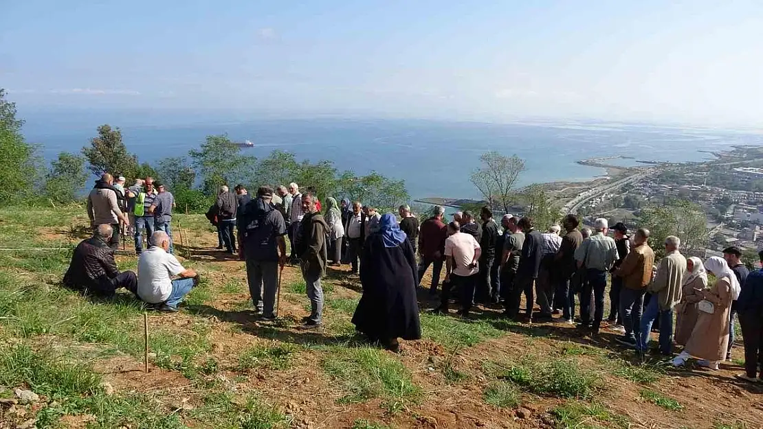 Deniz manzaralı mezar için tartıştılar