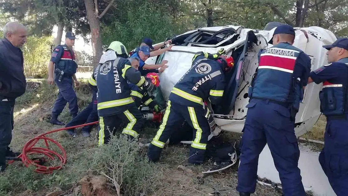 Denizli’de otomobilin mezarlığa uçtuğu kazada ölü sayısı 3'e çıktı