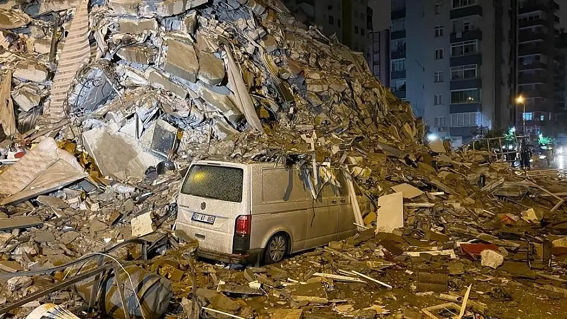 Deprem bölgesinde elektrik ve doğal gaz iletim hatlarında sorun kalmadı