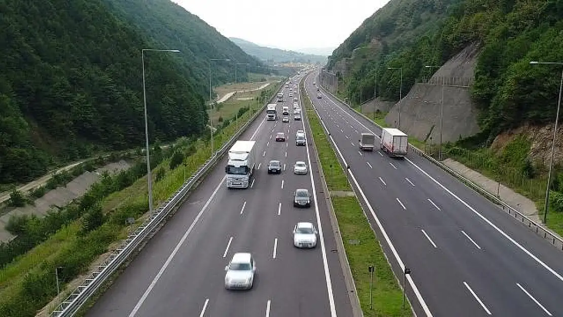 Deprem nedeniyle trafiğe kapanan yollar açıldı