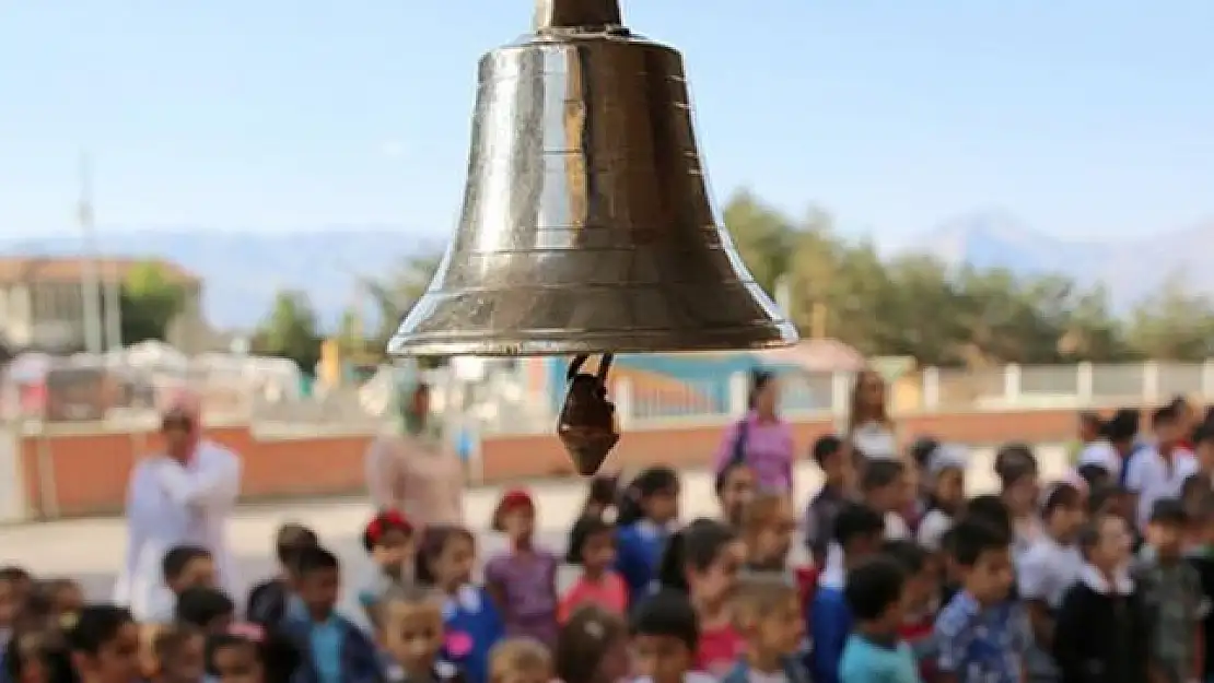 Deprem sonrasında 71 ilde ikinci dönem yarın başlayacak