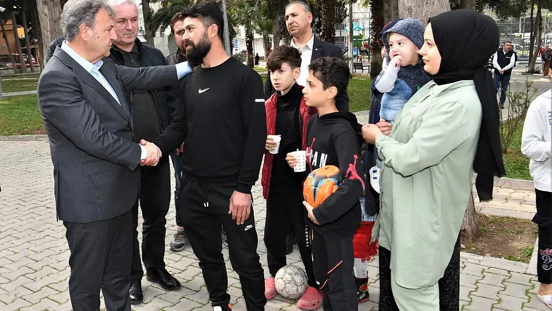 Depremzede ailelere geçmiş olsun ziyareti