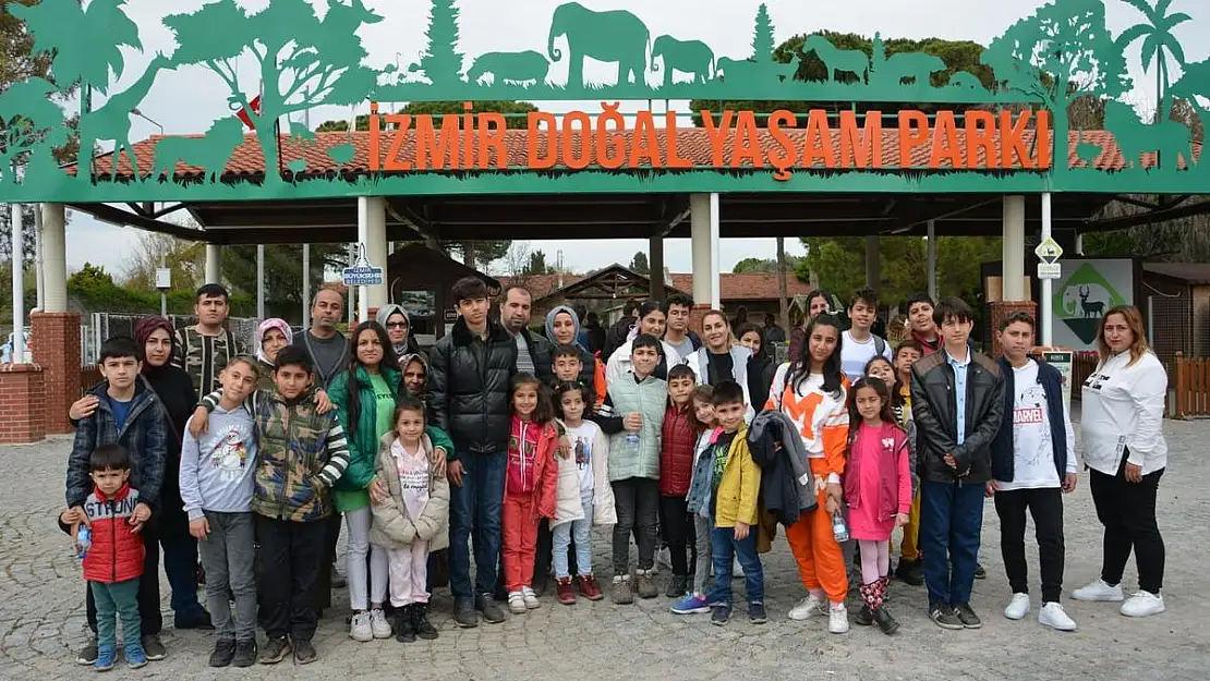 Depremzede Çocuklar Başkan Tekin ile Güldü