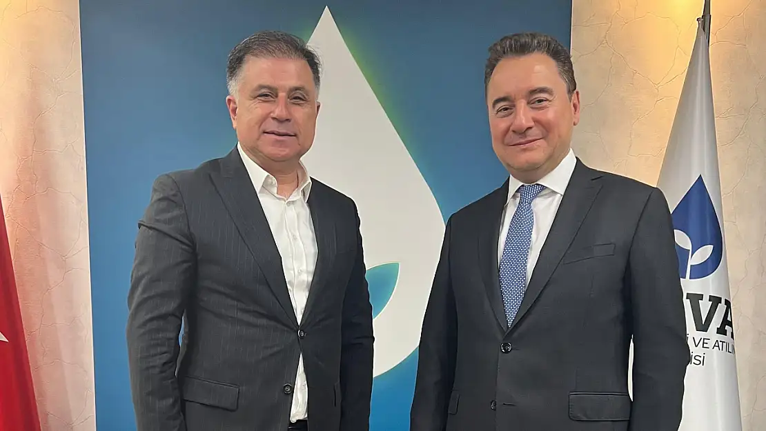 DEVA Partisi İzmir'de yeni başkan belli oldu: Aybar Uygur göreve geldi