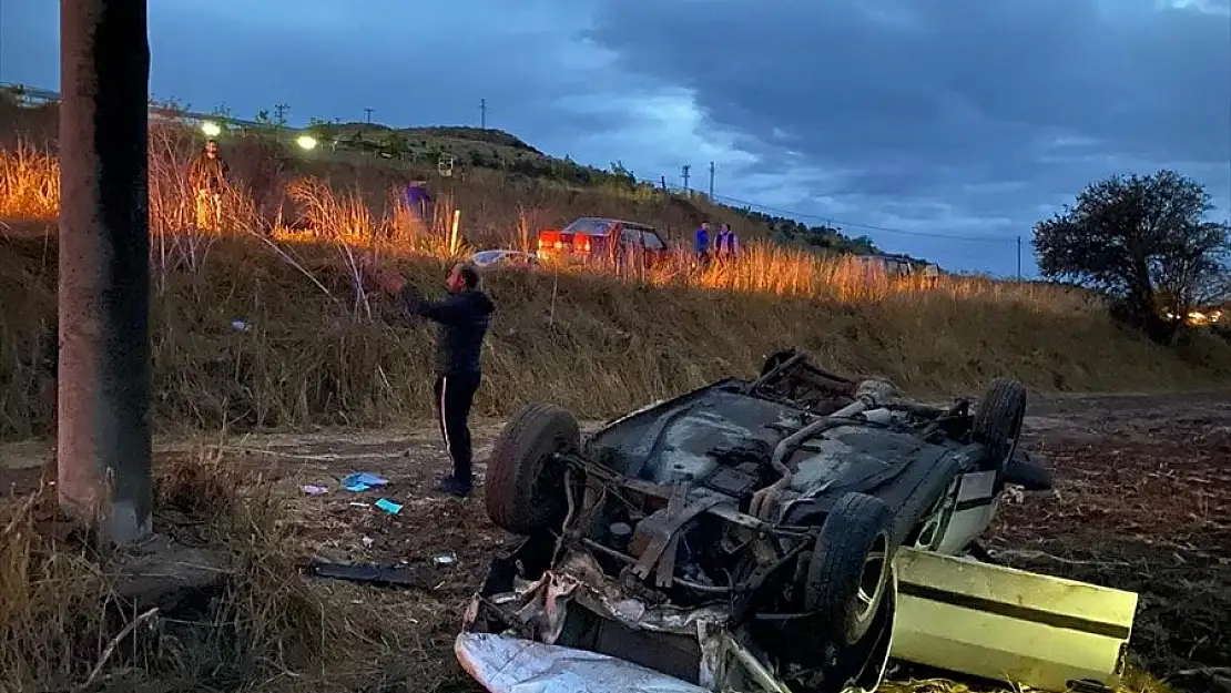 Devrilen otomobilin sürücüsü hayatını kaybetti