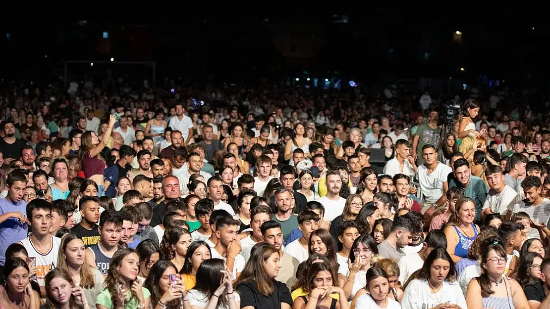 Dikili’de festival rüzgarı