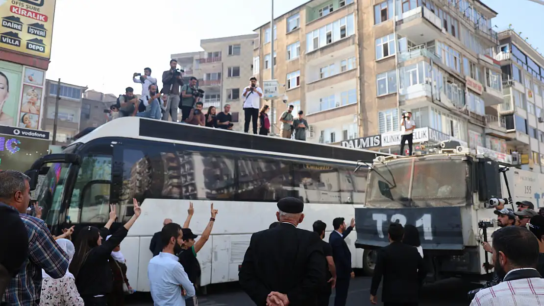 Diyarbakır'da terör propagandası yapan 6 kişi gözaltına alındı