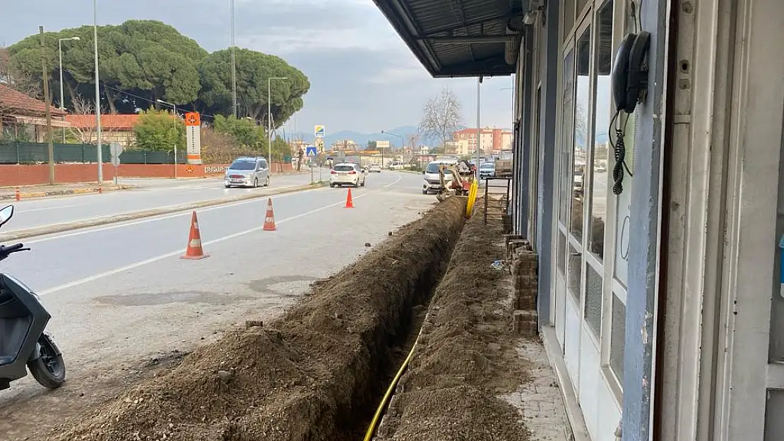 Doğalgaz Mersin sokağını teğet geçti!