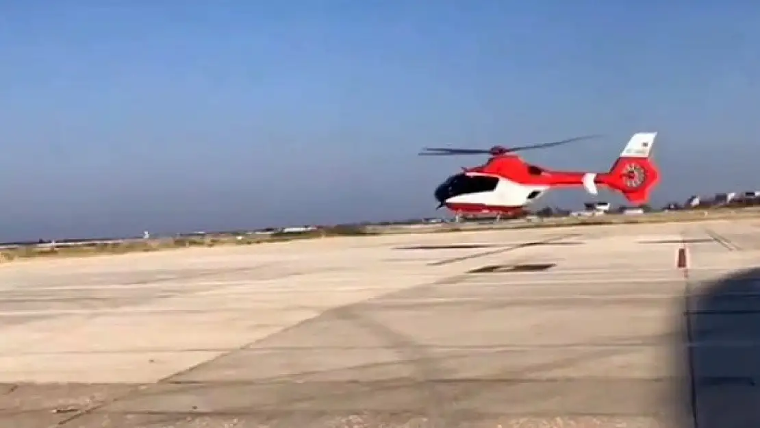 Doğum hastası kadın için ambulans helikopter