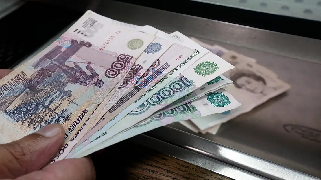 Dolar ve Euro'ya şok! 2025'in gizli kazananı ortaya çıktı!