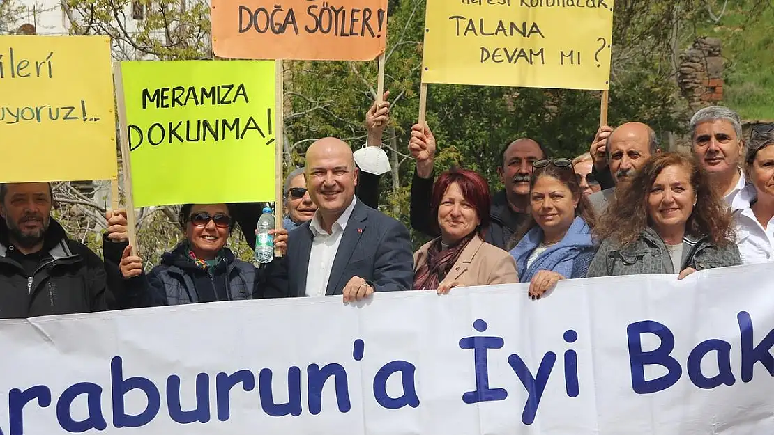 'Düşün artık Karaburun'un yakasından'