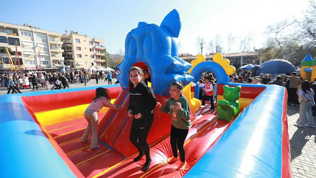 Efes Selçuk Belediyesi’nden Yarıyıl Çocuk Şenliği