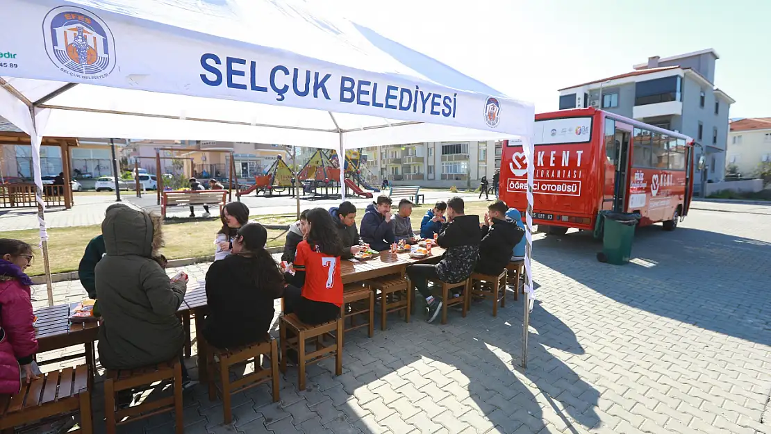 Efes Selçuk'tan öğrencilere dev destek